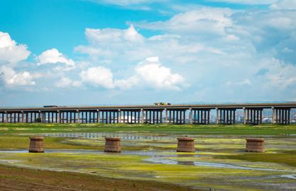 Make: NIKON CORPORATION
Model: NIKON Z 5
DateTimeOriginal: 2024:08:01 11:02:02
ISOSpeedRatings: 110
LensModel: TAMRON 70-300mm F/4.5-6.3 Di III RXD A047Z
ExposureTime: 0.002
FocalLength: 70.0
FNumber: 11.0
